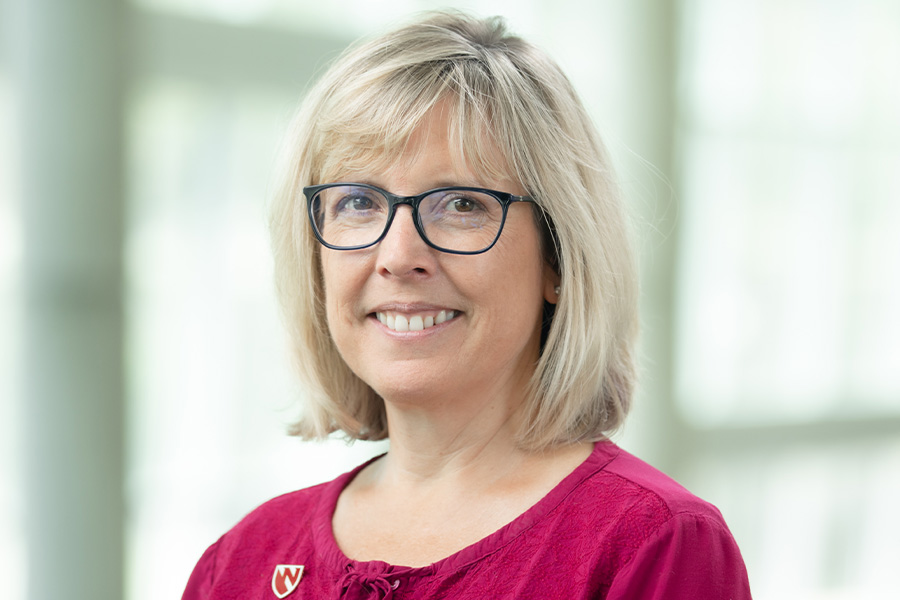 Beth Culross headshot