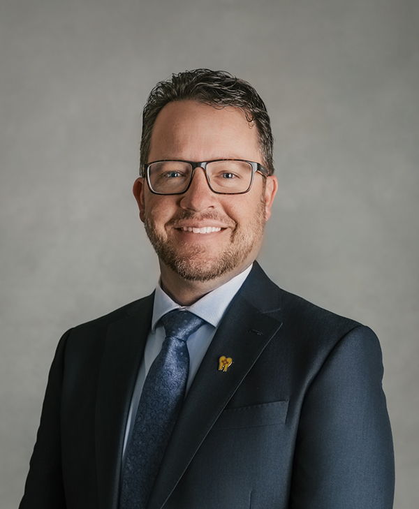 Travis Watson, DDS ’08