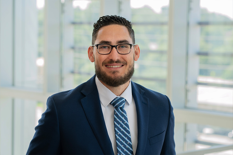 Andrew Gonzalez, CRNA, headshot