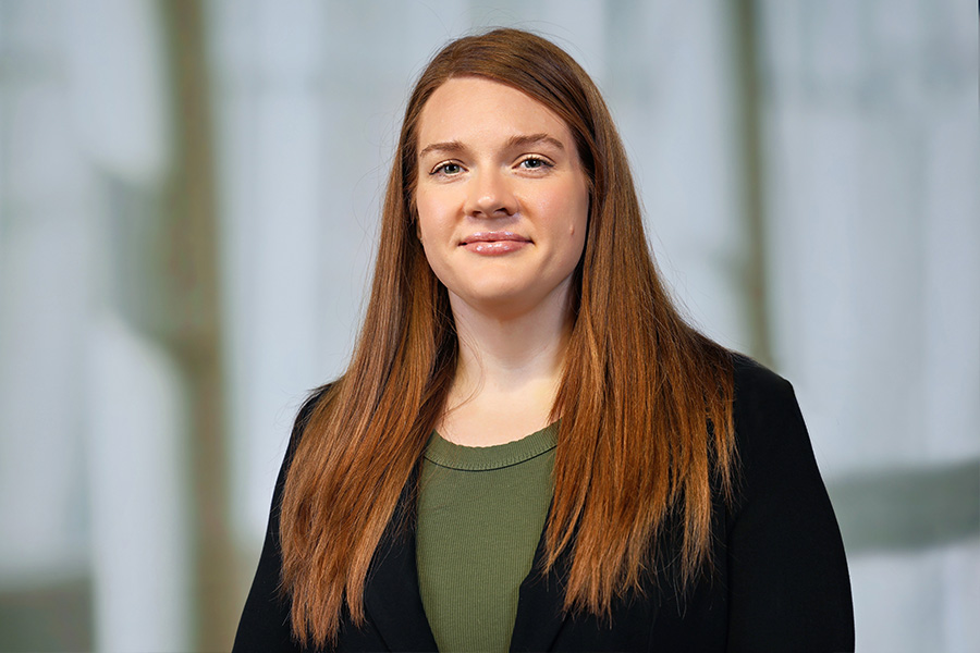 Samantha Hope, headshot