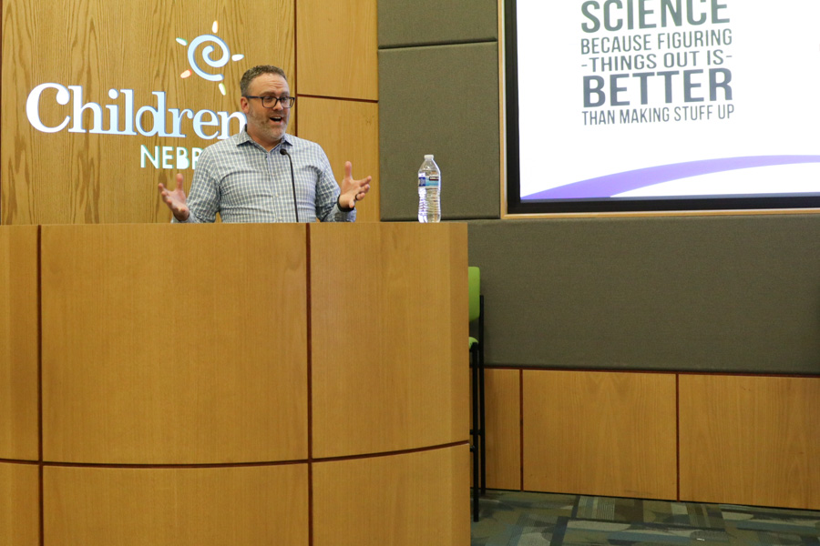 Dr. Eric Peeples gives keynote talk about his research journey