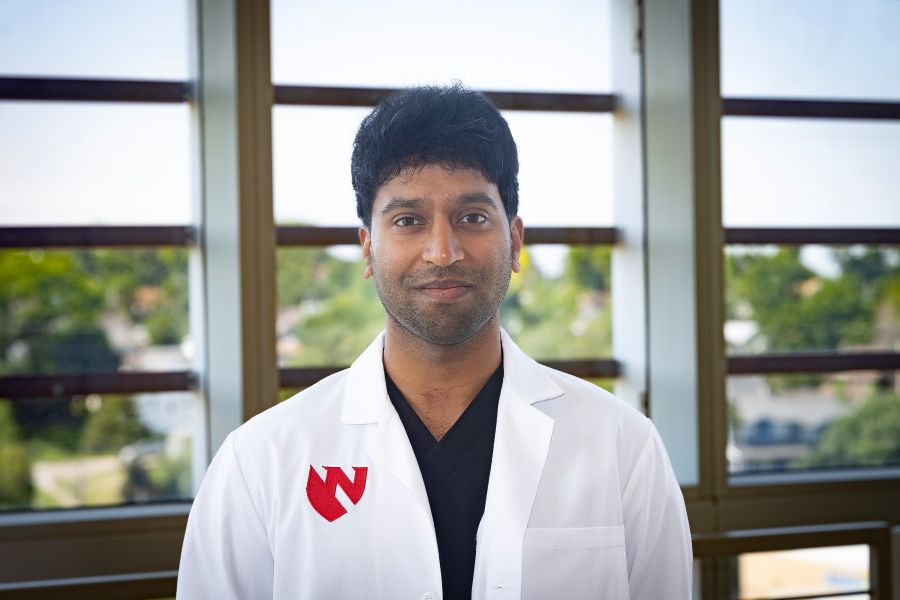 Vignesh Ravi, MD