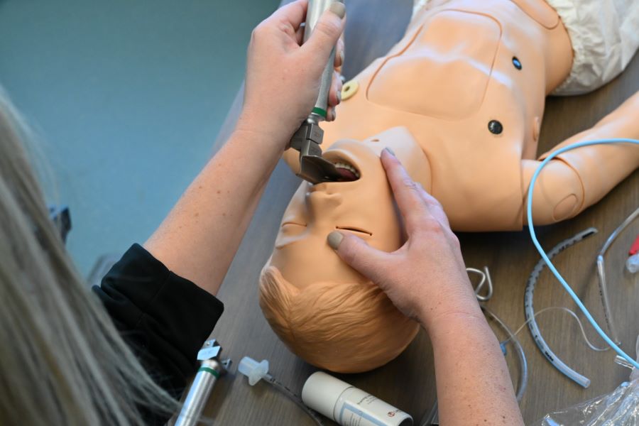Intubation practice on a child-sized simulation model 