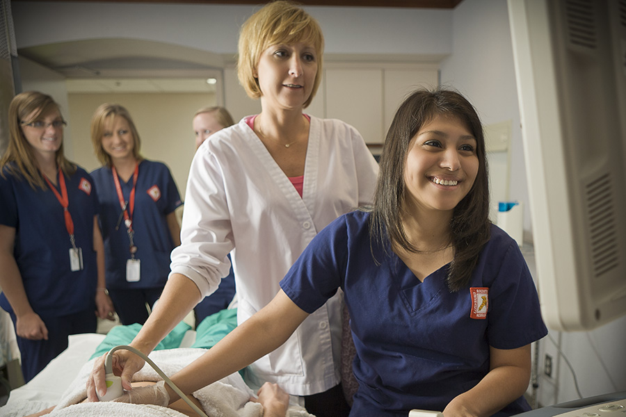 student practice ultrasound with instructor