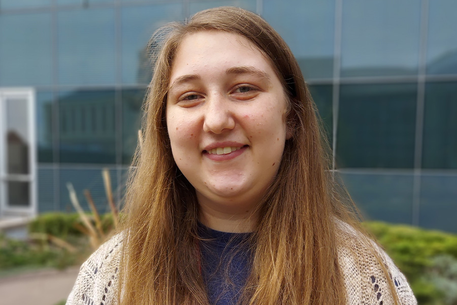 Makenzie Vorderbruggen poses for a headshot
