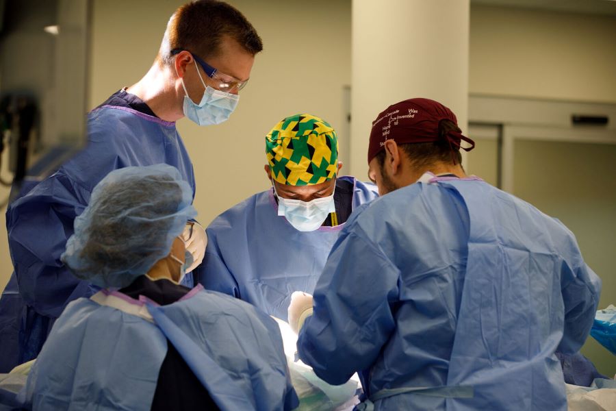 medical students take part in a surgery boot camp