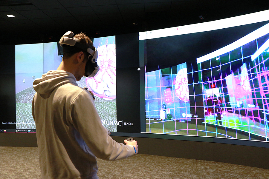 learners uses head-mounted display to analyze skull anatomy in extended reality (XR)