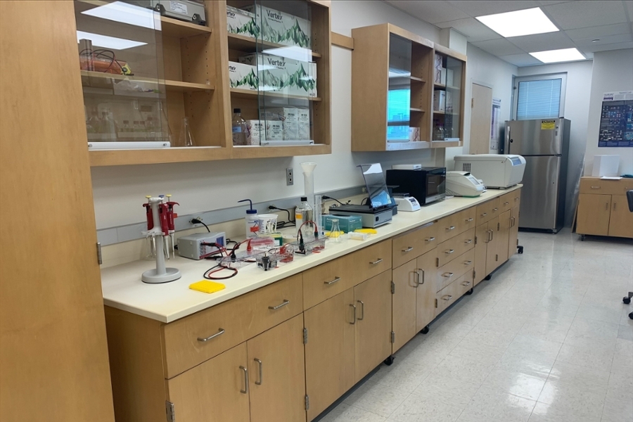 Research Accelerator bench space