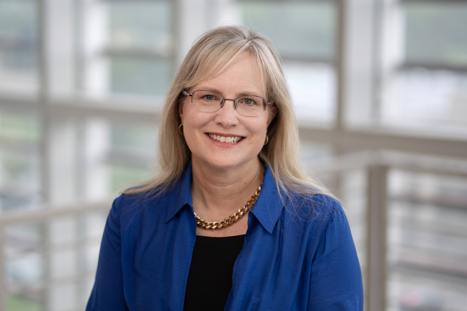 Dr. Corinna Warren