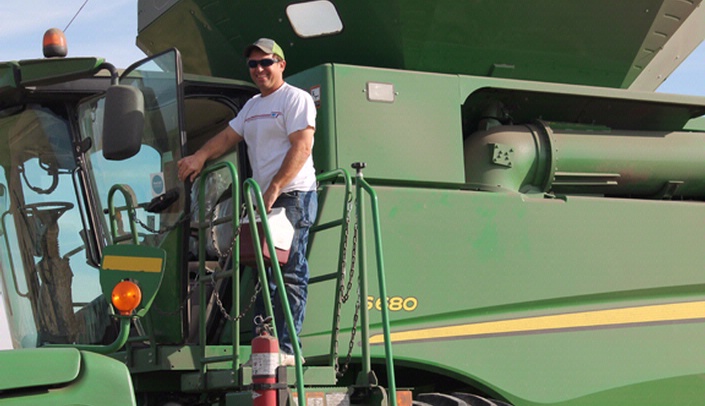 Chris Johnson, of Bloomfield, Neb., was one of 12 rural northeast Nebraska men who took part in a recent UNMC pilot study to test the feasibility and acceptability of the use of health-related text messages and an activity monitor with its companion app to self-monitor eating and activity.