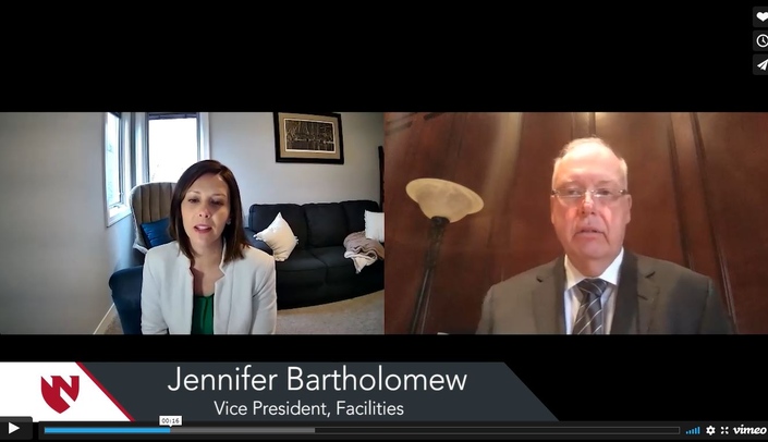 From left, Jennifer Bartholemew and Dwight Jones, MD, discuss energy.