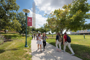 Students on the Ruth and Bill Scott Student Plaza as they return to campus for the start of a new semester on Wednesday, August 17, 2022.