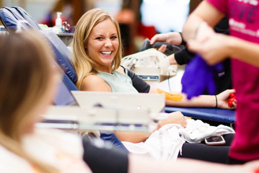 A UNL student donates blood&period;