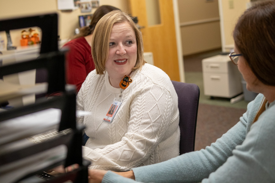 doctor discussing case with other doctors