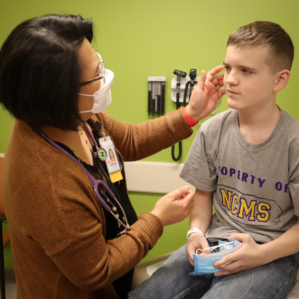 Endocrinology doctor treating patient