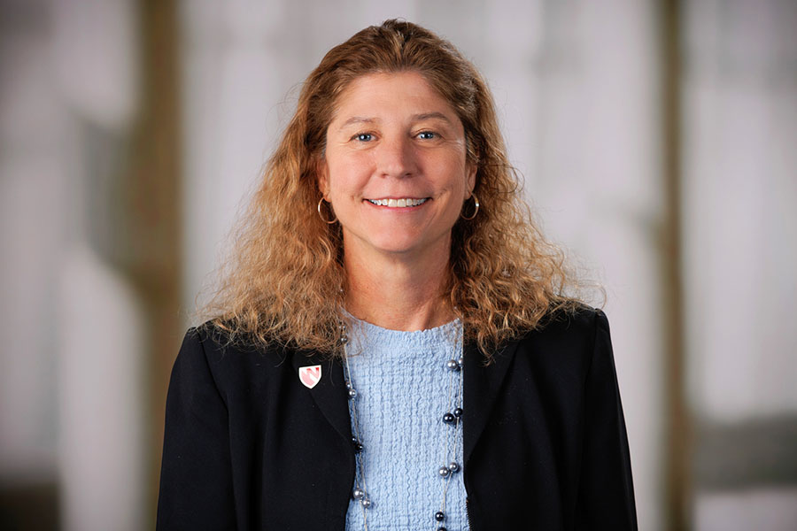 Julie Gregg headshot