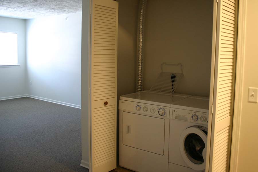 602-608 S. 38th Avenue﻿ 2 bedroom laundry