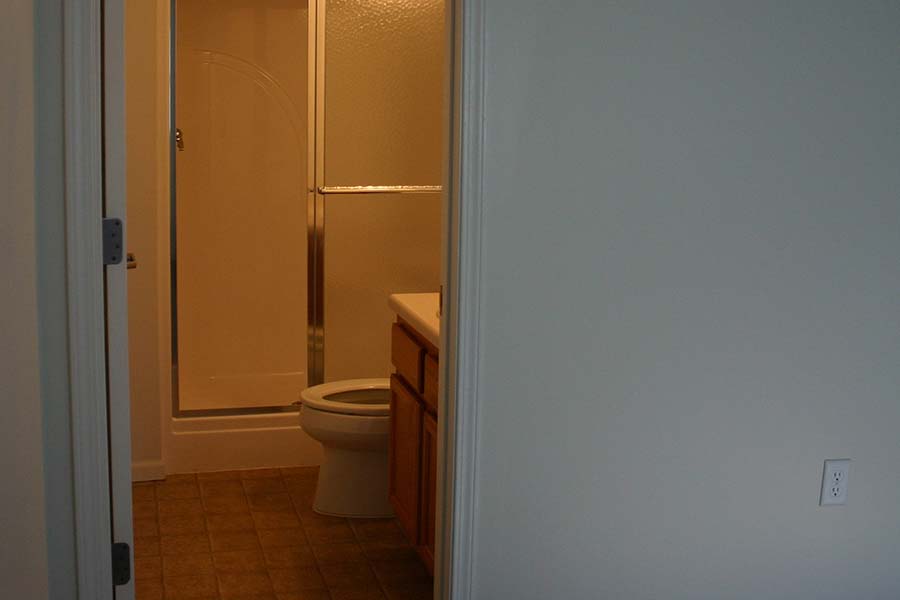 602-608 S. 38th Avenue﻿ 2 bedroom master bath